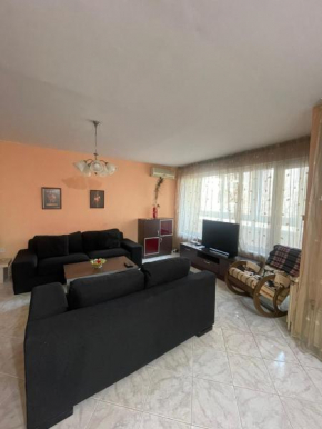 Central Flat- 6 People- Chataldja